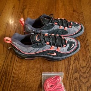 Nike Air Max 98 Mens Running Shoes Size 10 Gunsmoke Grey Lava Glow BV6046-001.